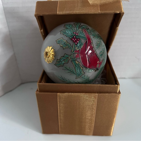 Christmas Tree Ornament CARDINALS Blown Glass Hand Blown INSIDE-Painted/gift box - Picture 3 of 14